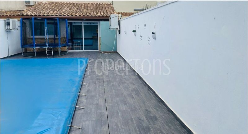 Foto b1e34b99-21d2-4be9-a5ab-f2a640d17b35. Casa adossada a Salinas