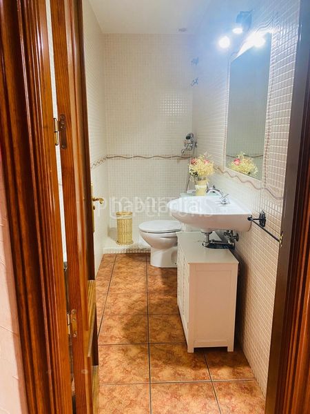 Foto c6f1ea2e-4516-4af7-afa6-b4529271b55e. Casa adossada a Salinas