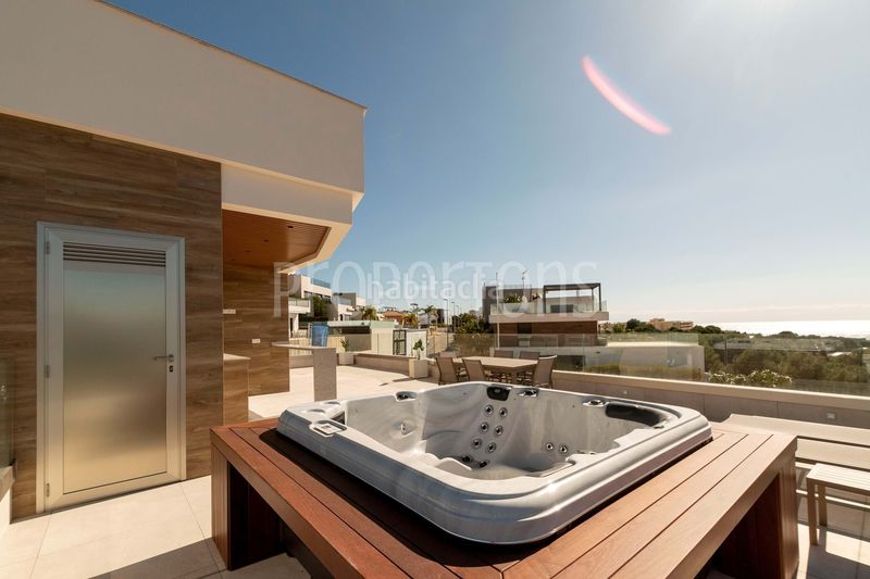 Foto a9d7ce4f-3d33-4173-ad4e-4d195d8bb1f4. Casa a Campoamor Orihuela