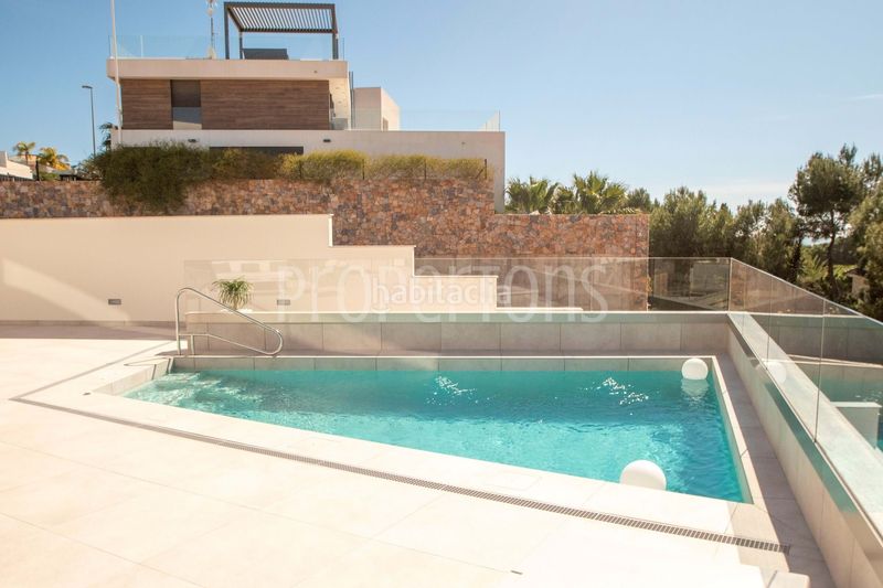 Foto f9ed1922-262a-416f-9282-61300ad2df5d. Casa a Campoamor Orihuela