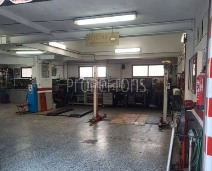 Foto b9f2823f-c324-4e07-8ee4-a3d99444c5db. Local comercial en Centro Urbano Benidorm