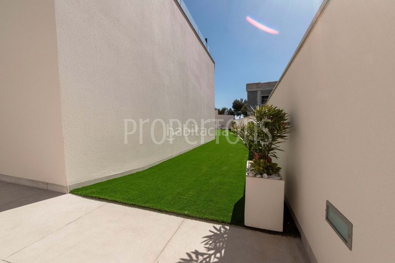 Foto 6212b416-bcce-4d09-8911-08aa398ffd57. Casa a Campoamor Orihuela