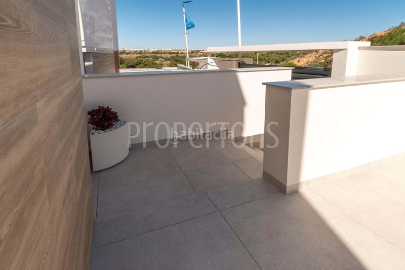 Foto e1b668f1-1d5e-484a-8c5d-0e18c07dea78. Casa a Campoamor Orihuela