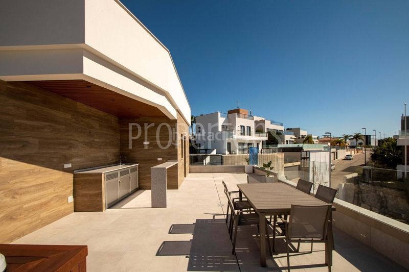 Foto e5dc11c7-5980-4e31-8486-bbc6180e7150. Casa a Campoamor Orihuela