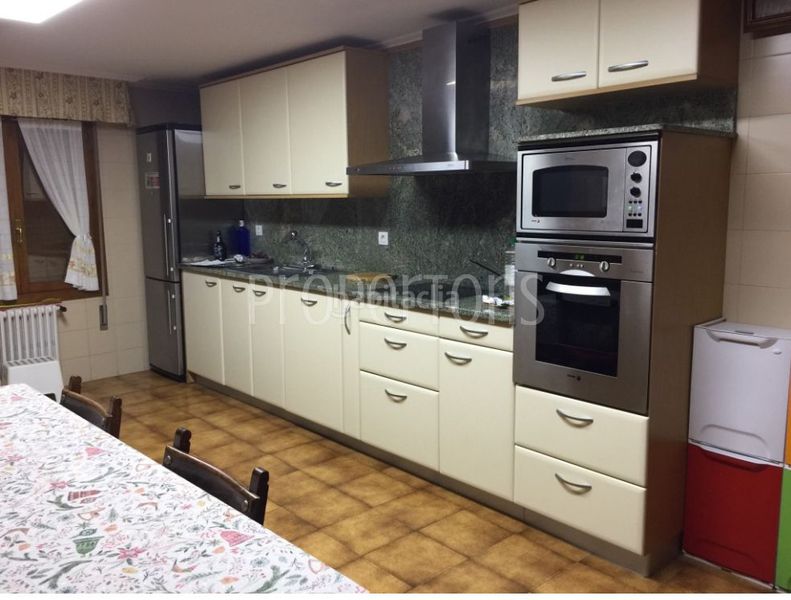 Foto b39aa53d-b62e-4f6d-98f7-0745585ac8cc. Casa adossada a Zona Rural Suroeste Vitoria - Gasteiz