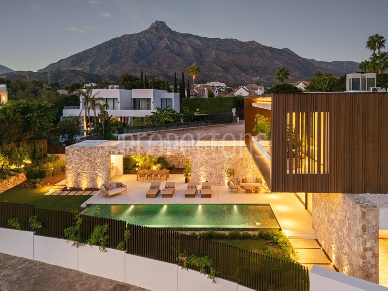 Foto 5f5dc87d-fd96-4af8-ac27-491d138f475b. Casa a lomas de Marbella club Marbella