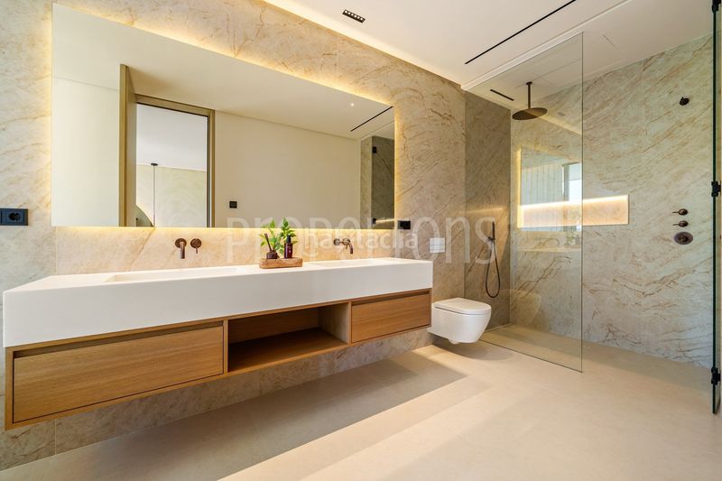 Foto 97bdf43a-b761-4572-8648-9d9148fe4ba1. Casa a lomas de Marbella club Marbella