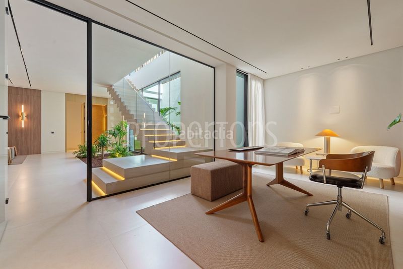 Foto c49baee4-17e9-4735-b9f2-a57516430b1a. Casa a lomas de Marbella club Marbella