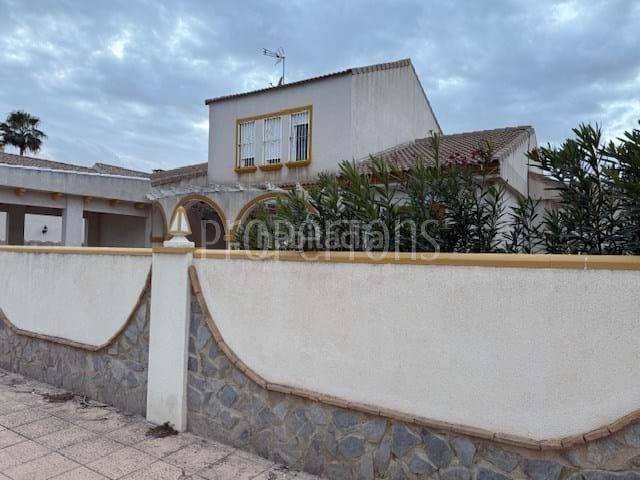 Foto bf4649a3-f9a2-49b5-8710-741a8e72c3fb. Chalet en La Regia Orihuela