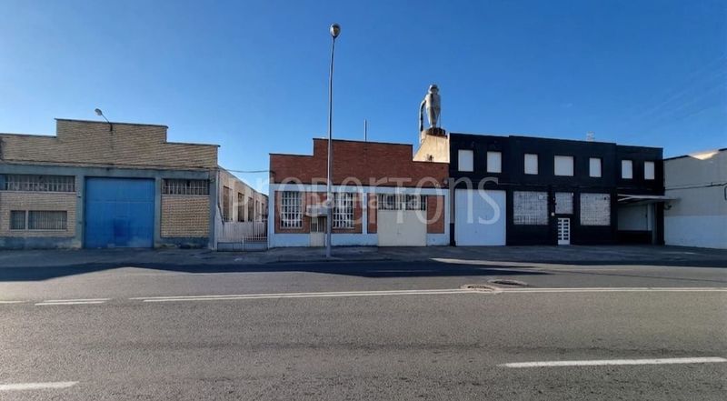 Foto dc14fdde-91fd-44ec-9e9e-5d1ef7ec9349. Location bâtiment à usage industriel dans La Portalada - Varea Logroño