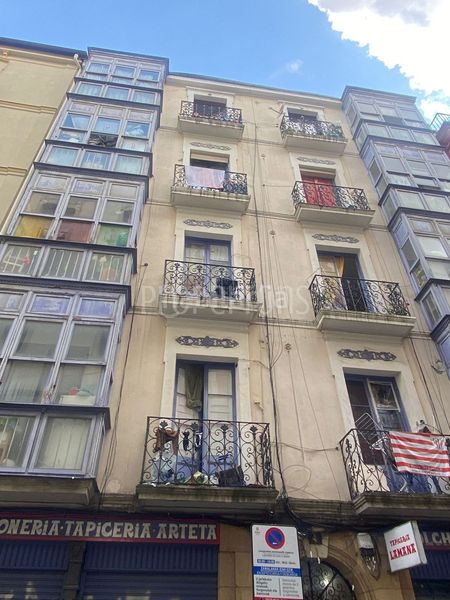 Foto 5502f775-1788-4cd1-a6c5-2a89075eb610. Edificio en Casco Viejo Bilbao