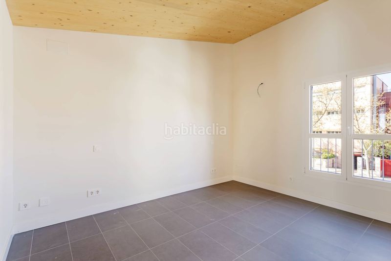 Foto 443bd081-d511-4fc8-800a-8c3a2762cc4c. Casa adossada amb calefacció aparcament a Canillejas Madrid