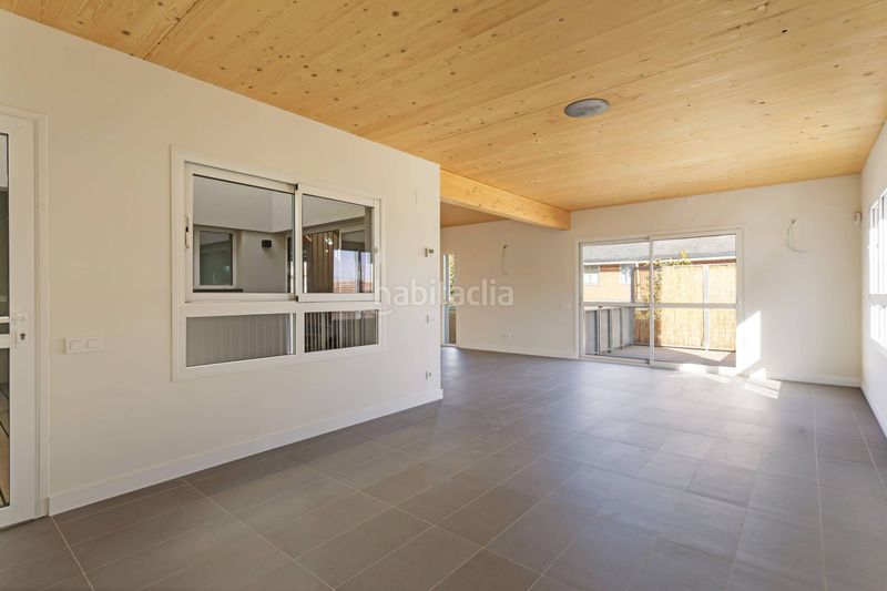 Foto f600ed1e-9011-42f0-a4c8-cd75b903390e. Casa adossada amb calefacció aparcament a Canillejas Madrid
