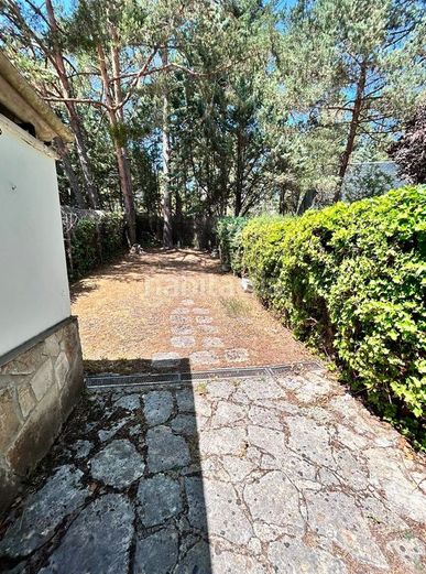Foto ff911245-d538-4d75-9d81-de7fd66e3856. Casa bifamiliare in avenida del pinar 25 in Navaleno