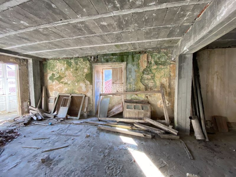 Foto eb1a2f61-594f-4192-a8ae-8118d5474077. Casa adossada a Corcubión