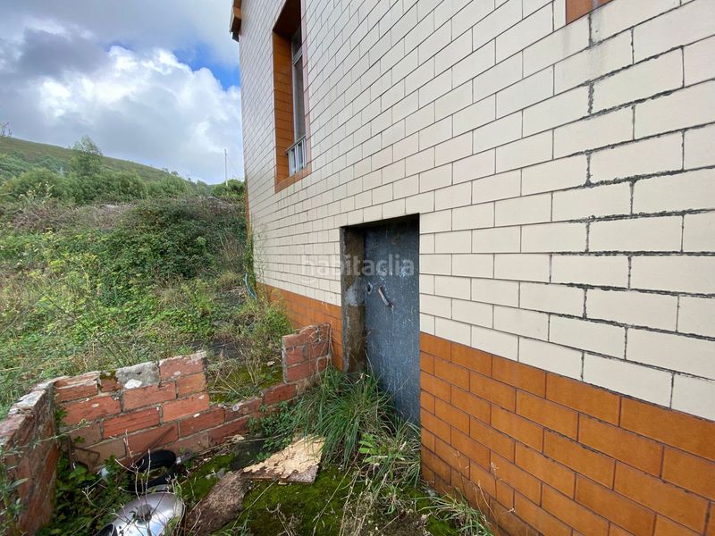 Foto d8b575cd-f4e5-4e63-874a-8215c4ade754. Casa in Cee