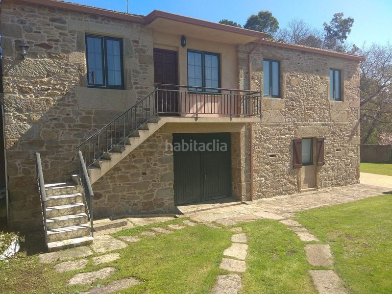 Foto d2b0b64a-1a63-4d19-a8b1-cd6903872b33. Casa en amarela en Corcubión