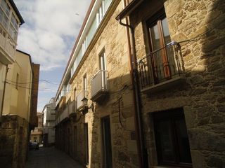 Edificio in Cee. Edificio en piedra
