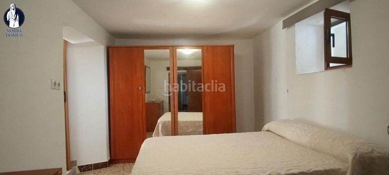 Foto b875c00d-67b6-45ee-9d1b-e6586b510668. Casa a Casco Antiguo Cáceres