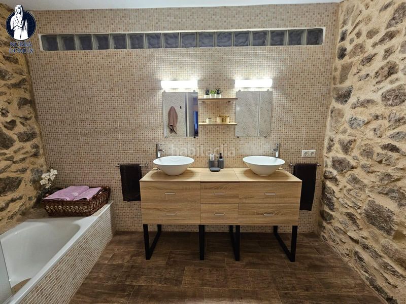 Foto c01666f5-85f9-47b4-92c5-894943443fc6. Masia a calle castillo 9 a Montánchez