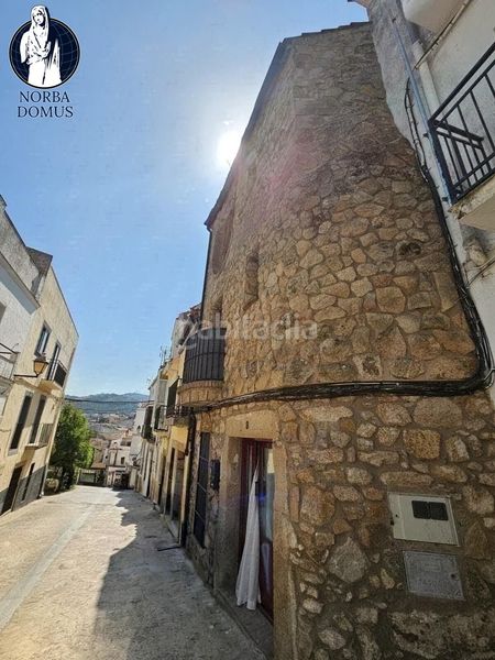 Foto dbfd7a04-b53c-4a36-911c-c2e07b9618ea. Masia a calle castillo 9 a Montánchez