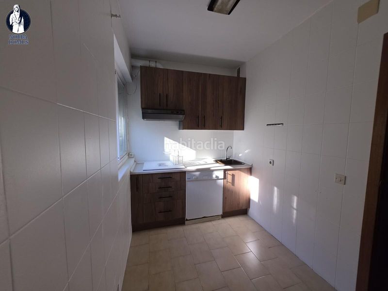 Foto 49808e25-28ef-4882-b9d8-6b2a06e6442a. Casa a schiera con parcheggio in Ruta de la Plata Cáceres