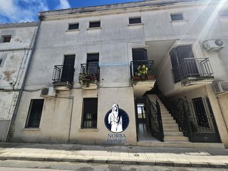 Pis a Avenida CACERES 32