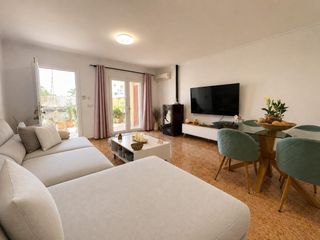 Casa adossada a Can Picafort. Elegante chalet adosado con jardín, aparcamiento privado y ampli
