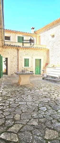 Foto fa4ee1ee-602e-41f6-850f-1e08a18729a6. Casa amb aparcament a Mancor de la Vall