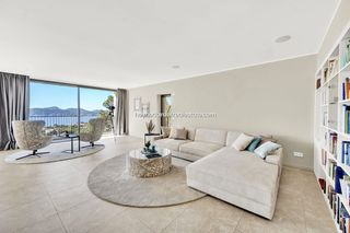 Chalet in Costa de la Calma. Villa renovada con vistas panorámicas al mar en santa ponsa  esp