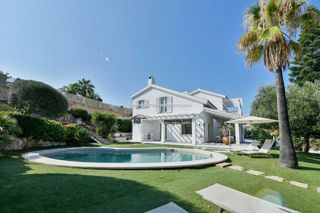 Chalet in Santa Ponça. Heyne  darder real estate presenta  su nuevo oasis en nova santa
