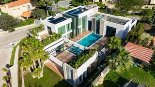 Chalet in Santa Ponça. Villa de diseño moderno  en nova santa ponsa  luz, arquitectura