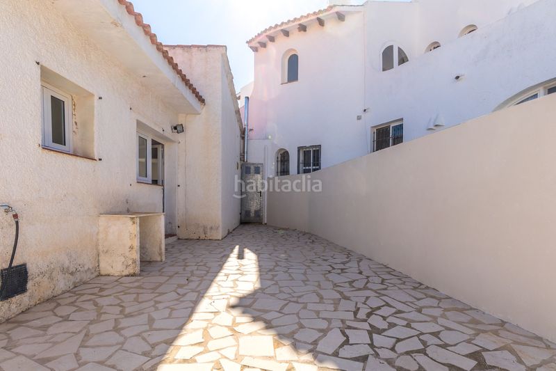 Foto 2099b4fd-fa65-4dd6-8eb6-cc39f8610630. Casa adossada a L´Albir Alfàs del Pi (l´)