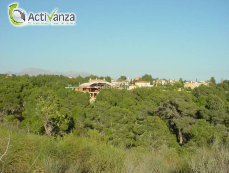 Foto 0be0fa8a-0f55-48d6-b760-73f2c974ba18. Casa amb aparcament a Urbanizaciones Benidorm
