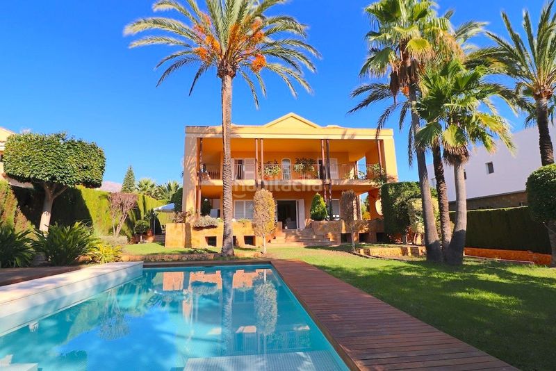 Foto 7f6579aa-51b9-4f44-a59e-b9a4ca04632c. Casa amb calefacció aparcament piscina a Urbanizaciones Benidorm