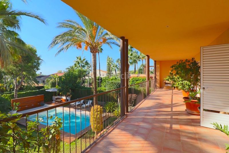 Foto 95b93a52-3d49-4767-9d15-6214d60fc6c7. Casa amb calefacció aparcament piscina a Urbanizaciones Benidorm