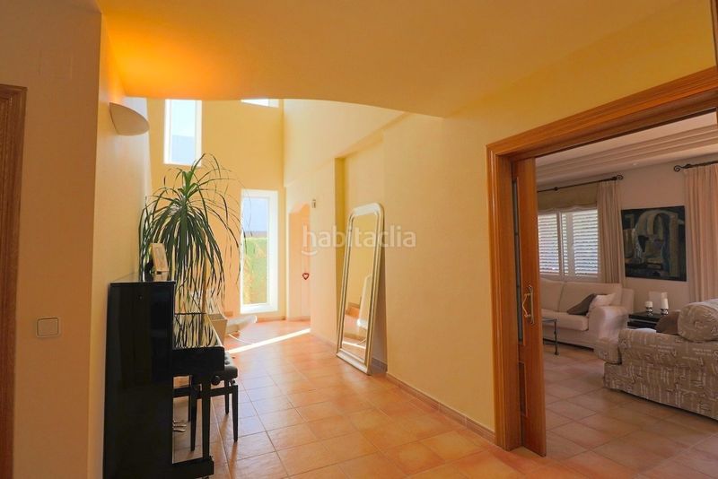 Foto b137f059-e472-46cc-862b-9eb95f0cec2b. Casa amb calefacció aparcament piscina a Urbanizaciones Benidorm