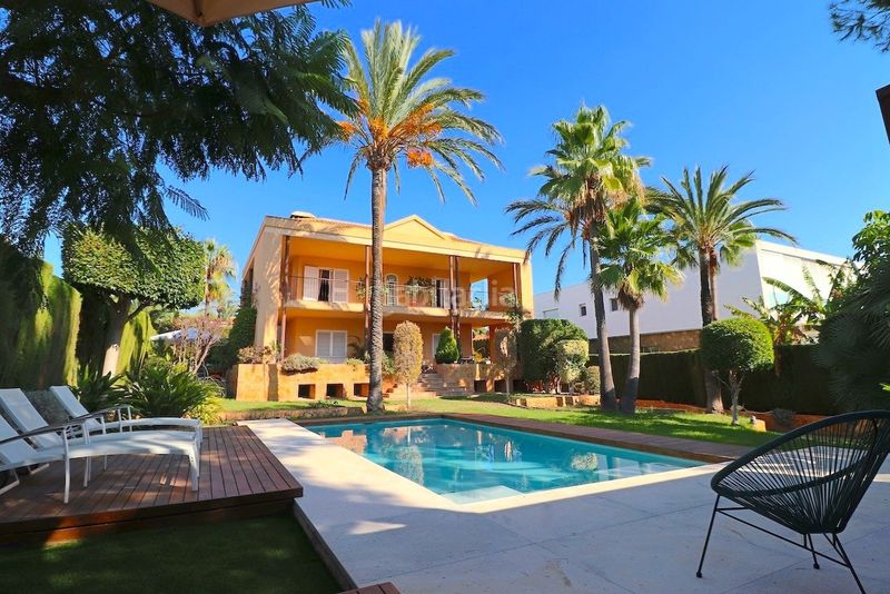 Foto f06ae24c-2cc6-42c7-9148-784d24237c26. Casa amb calefacció aparcament piscina a Urbanizaciones Benidorm