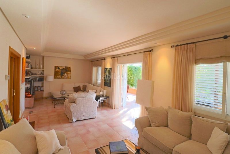 Foto fa4ac258-b360-48c6-b607-9e6b6ccdd0c4. Casa amb calefacció aparcament piscina a Urbanizaciones Benidorm