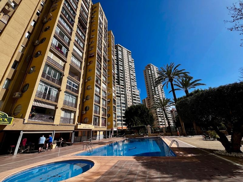 Foto 2203b86b-781e-4b3d-b91d-8414d8c40cec. Pis amb aparcament piscina a Levante Alto Benidorm