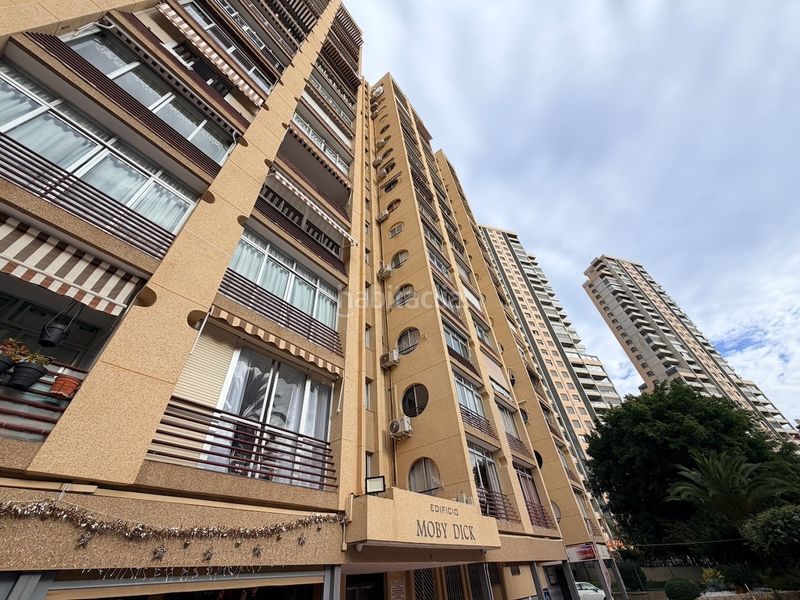 Foto a500c34b-72e7-42a2-888c-05578906d588. Pis amb aparcament piscina a Levante Alto Benidorm