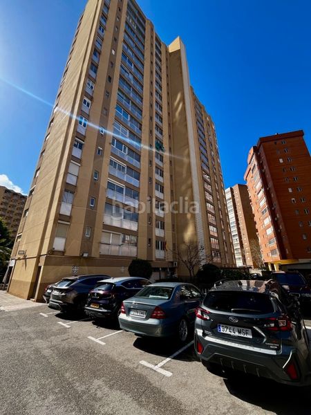 Foto a9a219e5-650b-4504-8a15-038c1f96c44f. Pis amb aparcament piscina a Levante Alto Benidorm