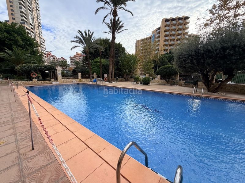 Foto b81dc31f-6b6a-45e4-927d-94bc41a6b249. Pis amb aparcament piscina a Levante Alto Benidorm
