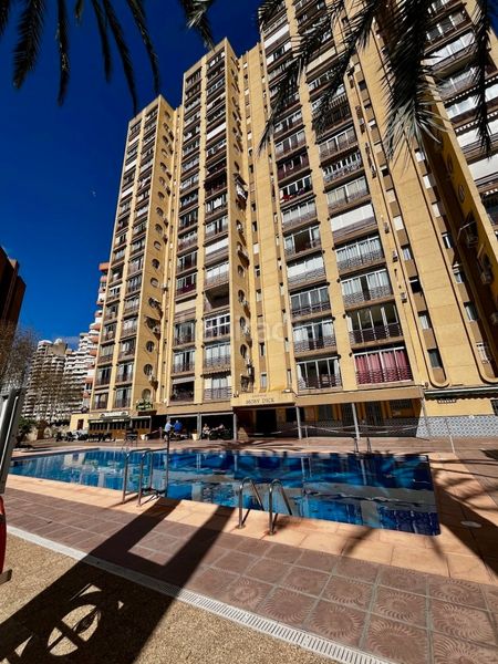 Foto c1615ce3-3719-4e45-8a44-89f4a91f8fe2. Pis amb aparcament piscina a Levante Alto Benidorm