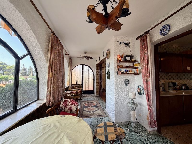 Foto 6f64f3a1-5d3f-45cb-a716-cad89d85bebd. Casa amb aparcament a Coloma Nucia (la)