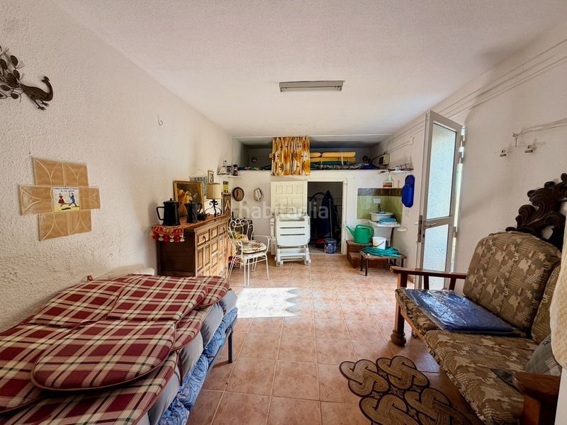 Foto b6adea4a-41b3-4eed-b02f-a45db3343169. Casa amb aparcament a Coloma Nucia (la)