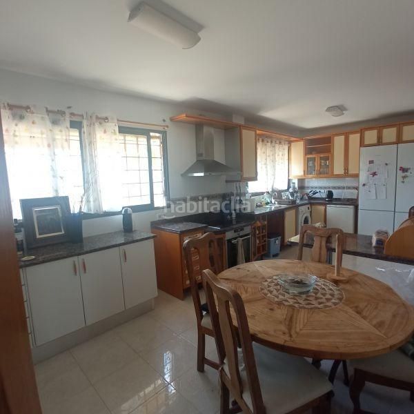 Foto 9075ea91-0c3c-4576-a6a4-3a0c52ef20f6. Casa amb aparcament a Sierra Helada Benidorm