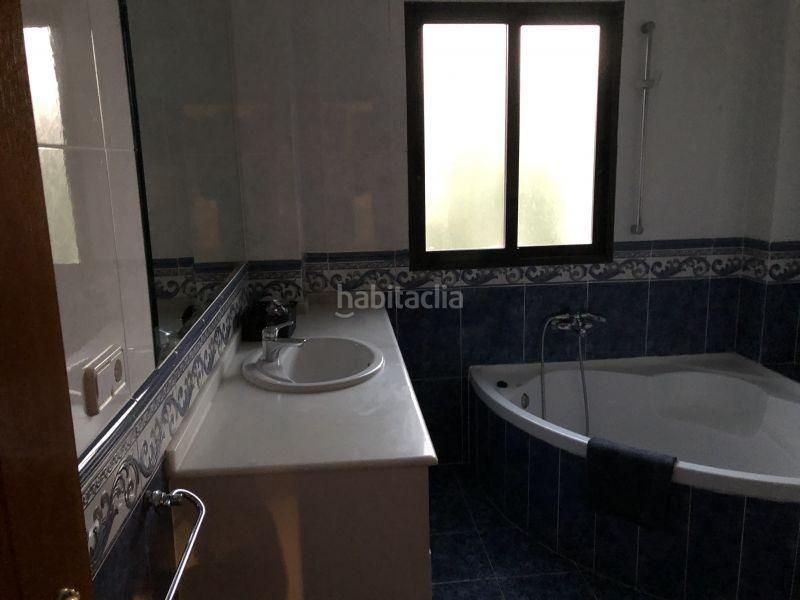 Foto c48282de-7715-4544-897b-0811499c10fb. Casa amb aparcament a Sierra Helada Benidorm