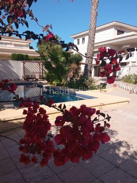 Foto ca7ac700-0c57-49c8-98ef-13cc5f213d7e. Casa amb aparcament a Sierra Helada Benidorm
