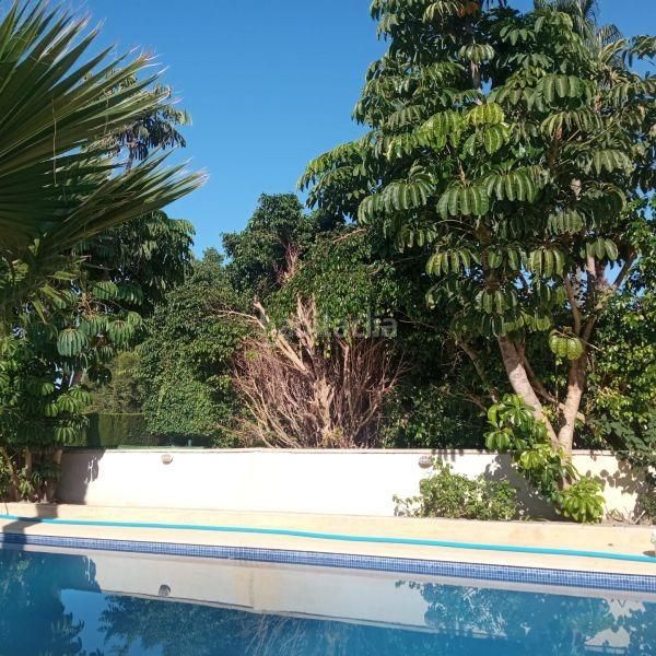 Foto ea33aad2-b964-4d0d-ad9c-ae9c9c940806. Casa amb aparcament a Sierra Helada Benidorm